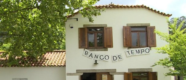Banco de Tempo – Em Portugal, funciona um banco que lida com tempo, ao invés de dinheiro