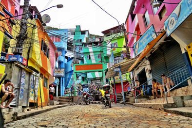 A favela está na vanguarda da economia colaborativa. Ela já existia de forma mais ”humana” nas comunidades.